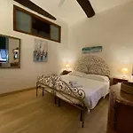 - Il Mare Dietro L'angolo - Liguria Holidays